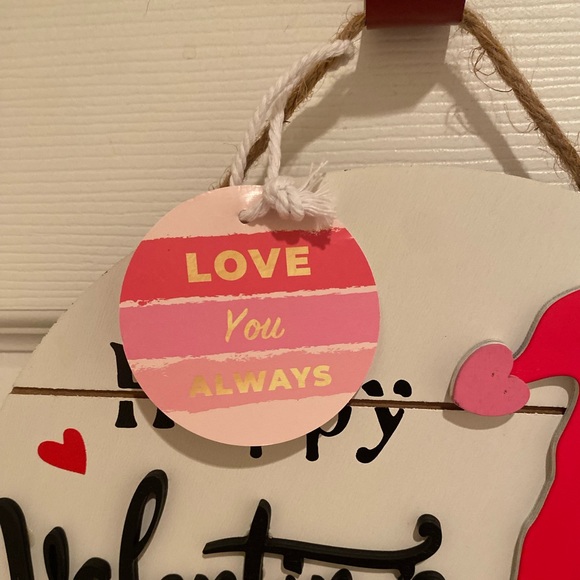 Valentines Day Gnome Wall Decor, Happy Valentines Day Gnome Wood Wall Sign - Picture 5 of 14